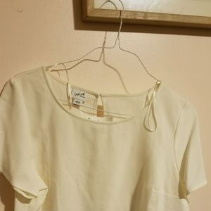 Short sleeve dressy top